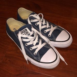 Navy Blue Lowtop Converse